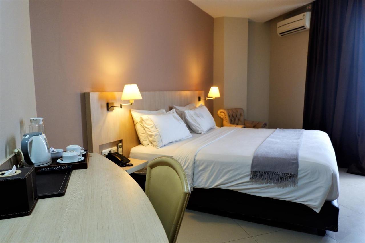 Rio City Hotel Palembang Eksteriør bilde